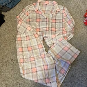 Plaid micro fleece Pajama Set - LIKE NEW